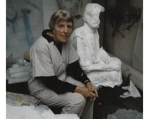Papírové sochy Adrieny Šimotové