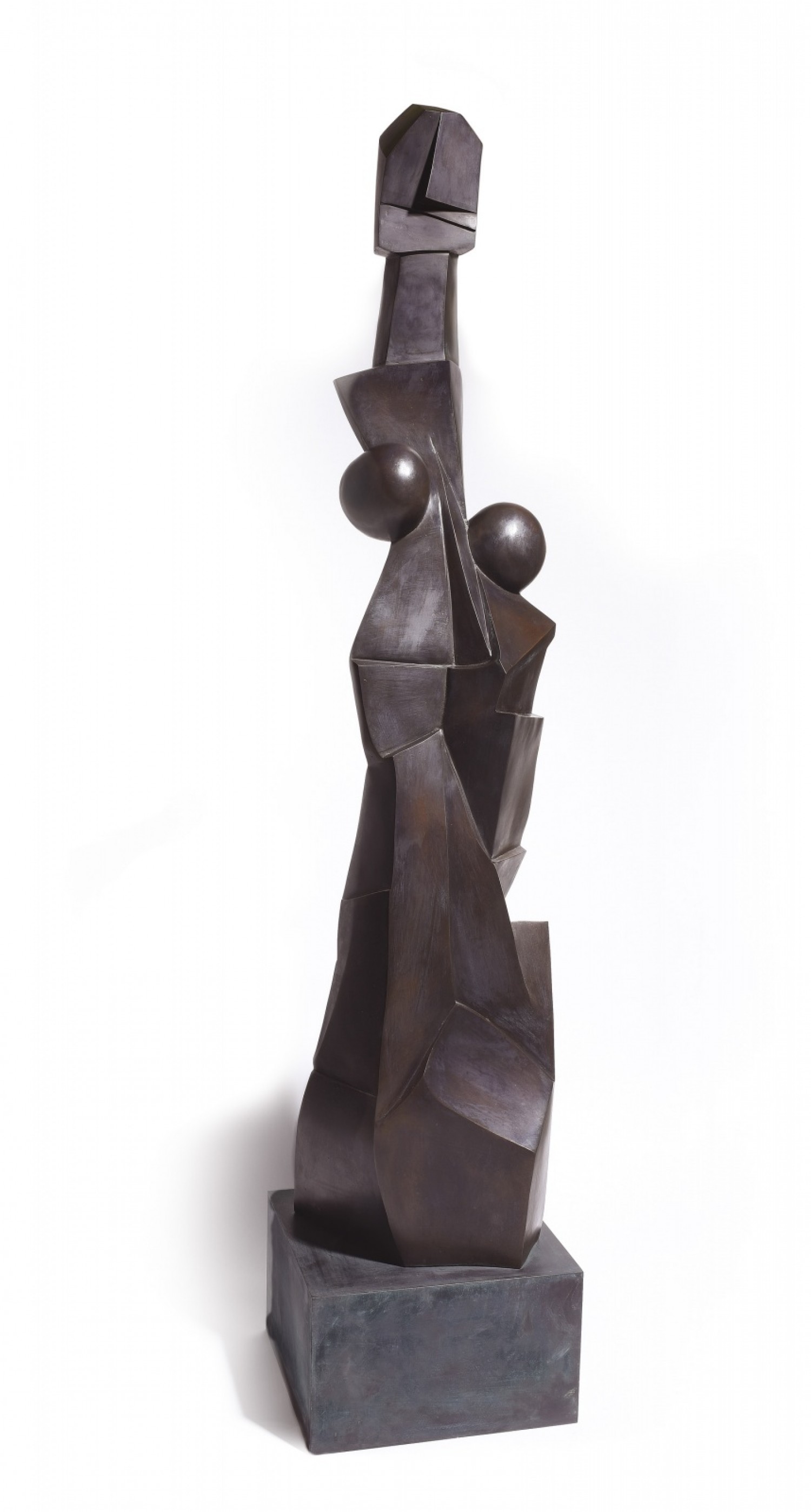 Ota Janeček: Žena, 1944 bronz, výška 164 cm vyvolávací cena: 480 000 Kč + 25% provize Prague Auctions 24. 6. 2018