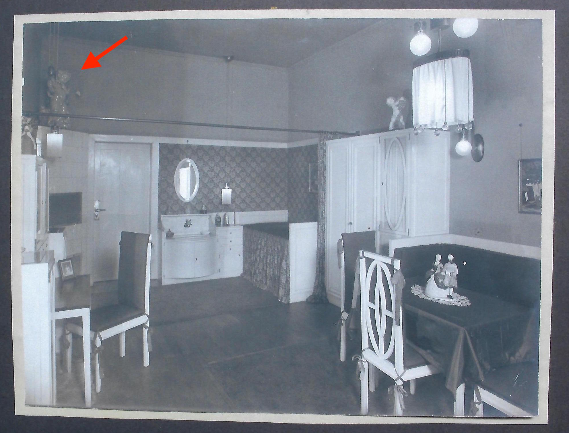 Pohled do kuchyně Müllerova bytu v Brně, rodinné album Müllerových