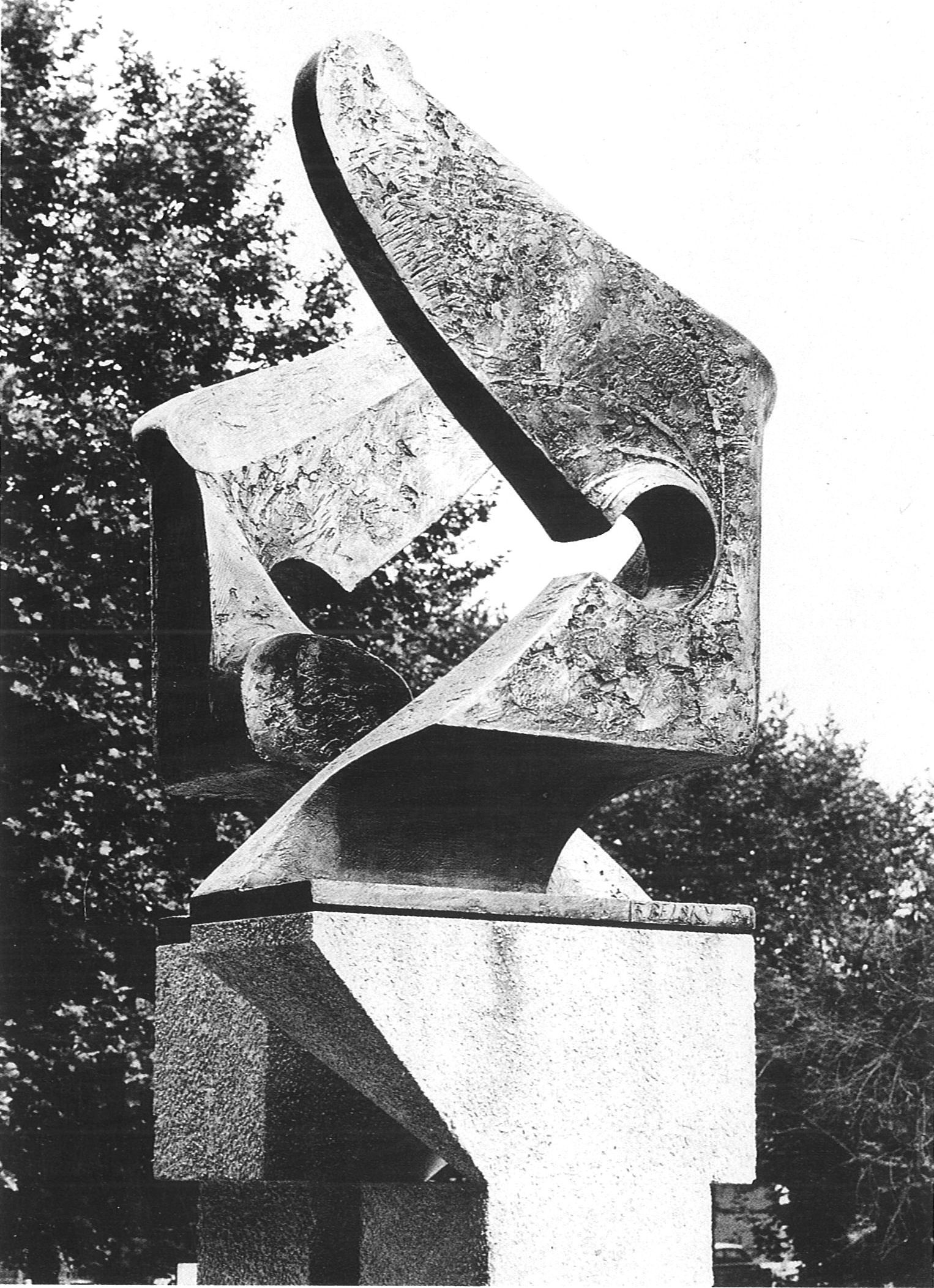 František Bělský: Oracle, 1973,  původní způsob umístění plastiky v Bristolu,  podle knihy Franta Bělský Sculpture, Richter, Prague/A. Zwemmer Ltd., London 1992