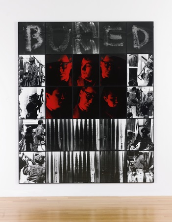 Gilbert & George:  Bummed/ 1997 / tisk na plátně / 355 x 255 cm / předaukční odhad: 700 000 – 900 000 GBP