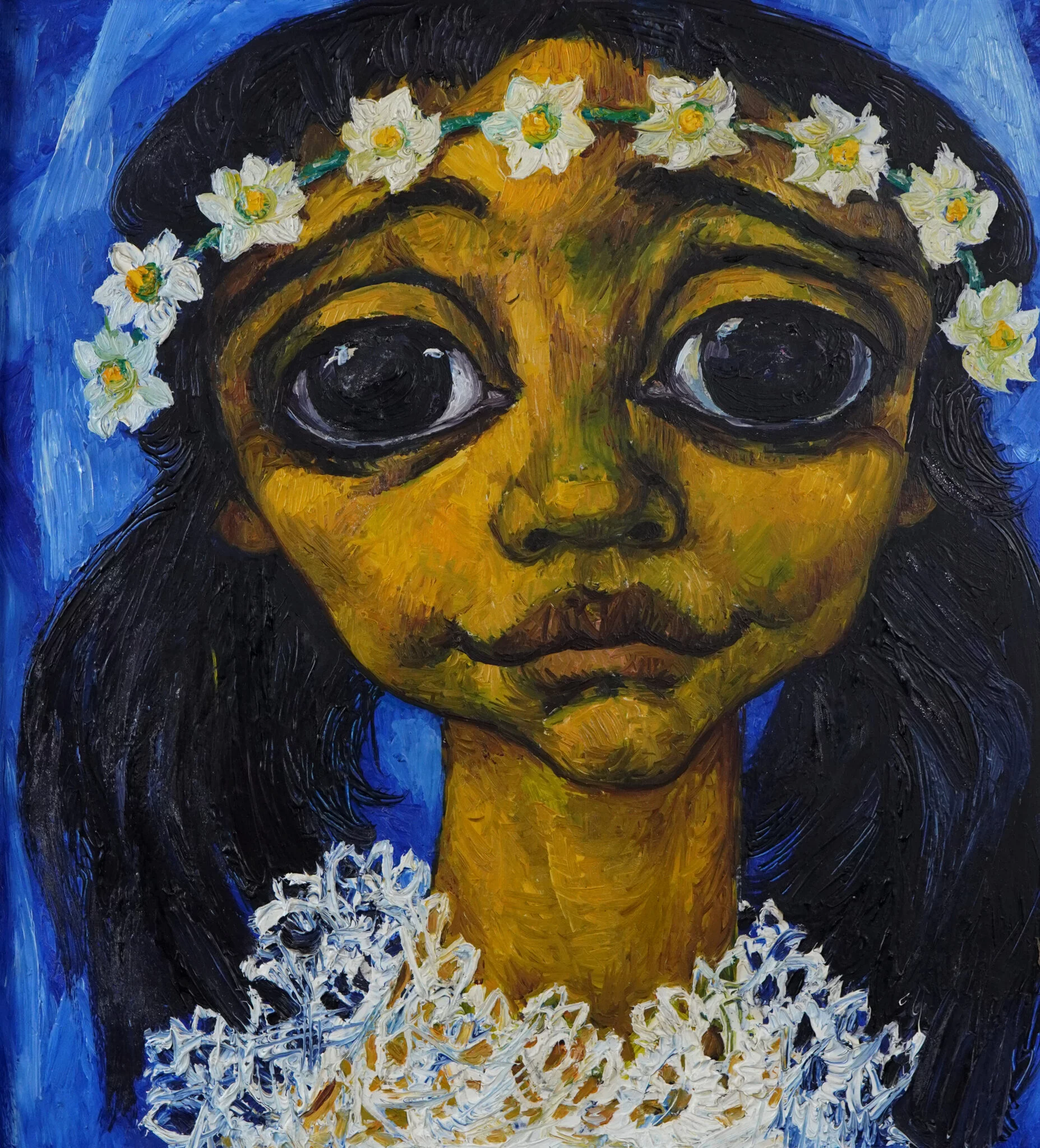 Dívka s kopretinami ve vlasech